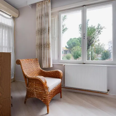 Sea View Retreat In Buyukada 1 Min To Ferry Hotel *